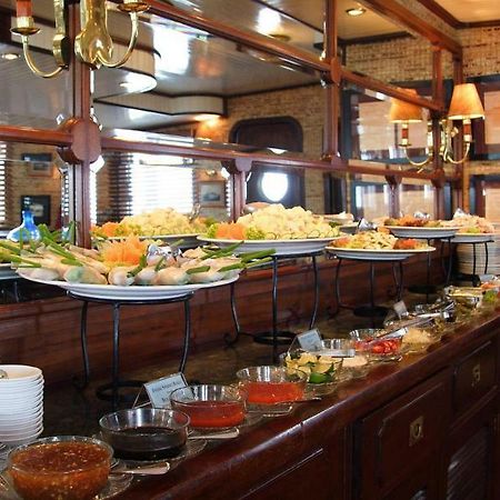 Emeraude Classic Cruises Hotel Ha Long Buitenkant foto