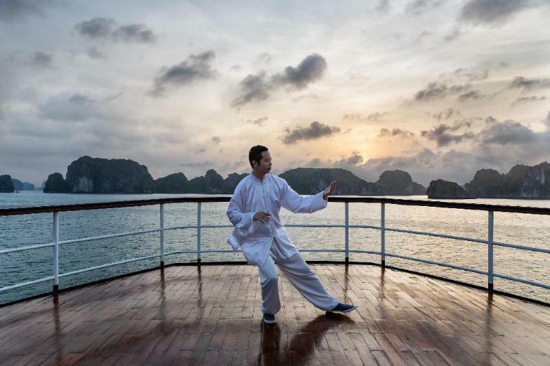 Emeraude Classic Cruises Hotel Ha Long Buitenkant foto