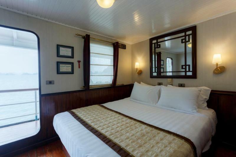 Emeraude Classic Cruises Hotel Ha Long Buitenkant foto